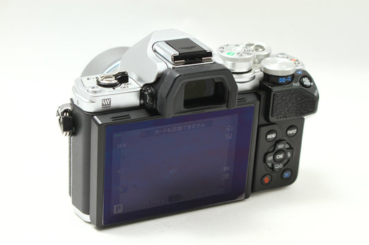 OM-D E-M10 Mark III シルバー + EZ 14-42 レンズキット