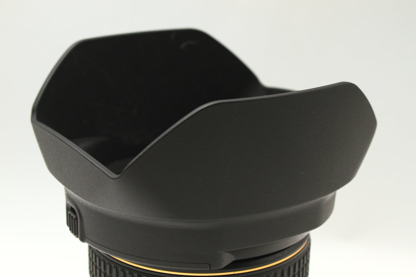 AF-S DX 16-80/2.8-4 E VR