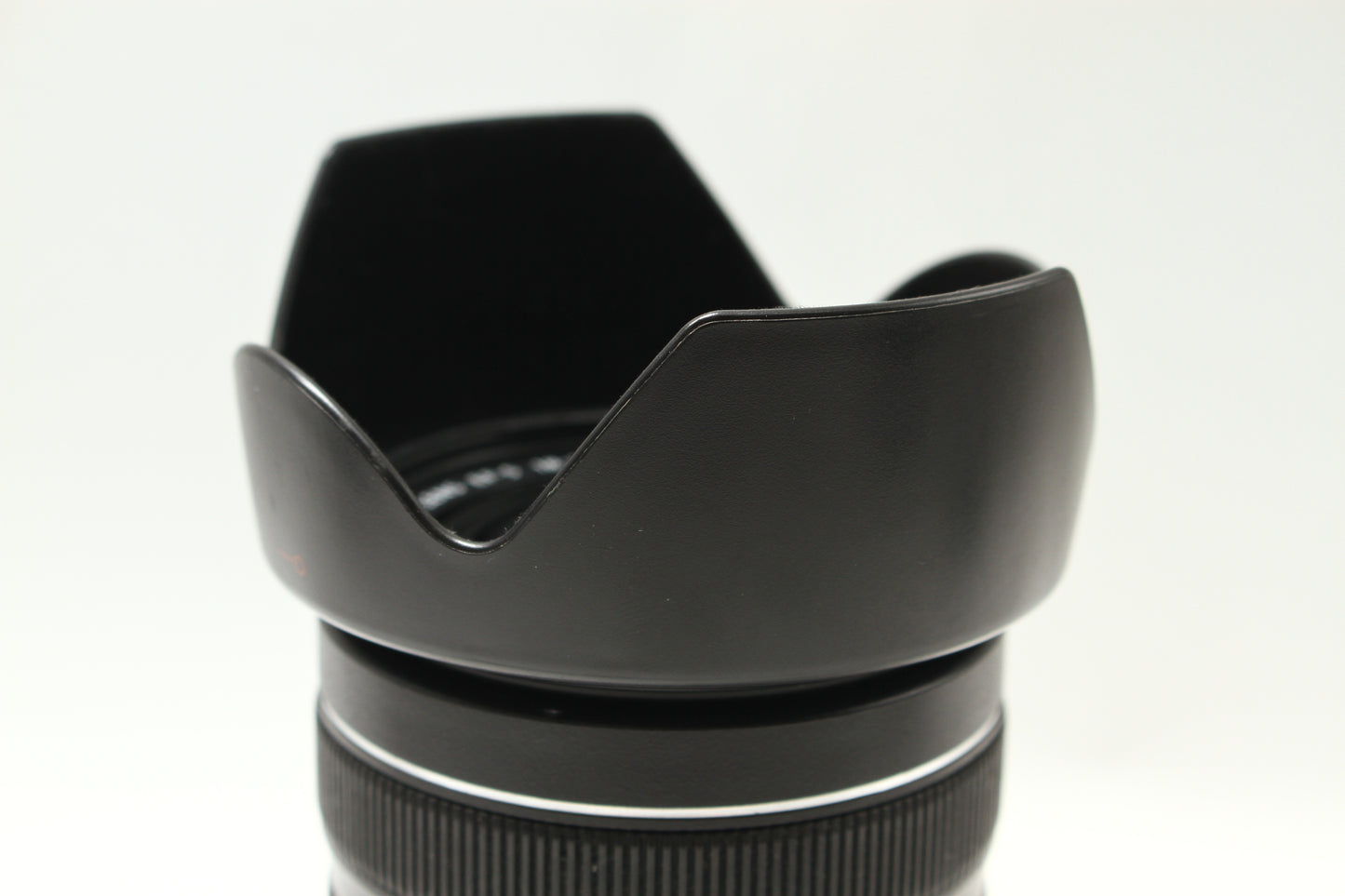 EF-S 18-135/3.5-5.6 IS STM