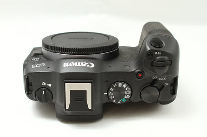 EOS R8