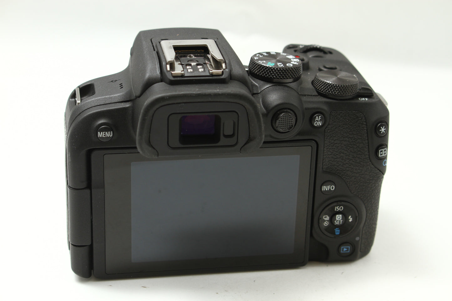 EOS R10