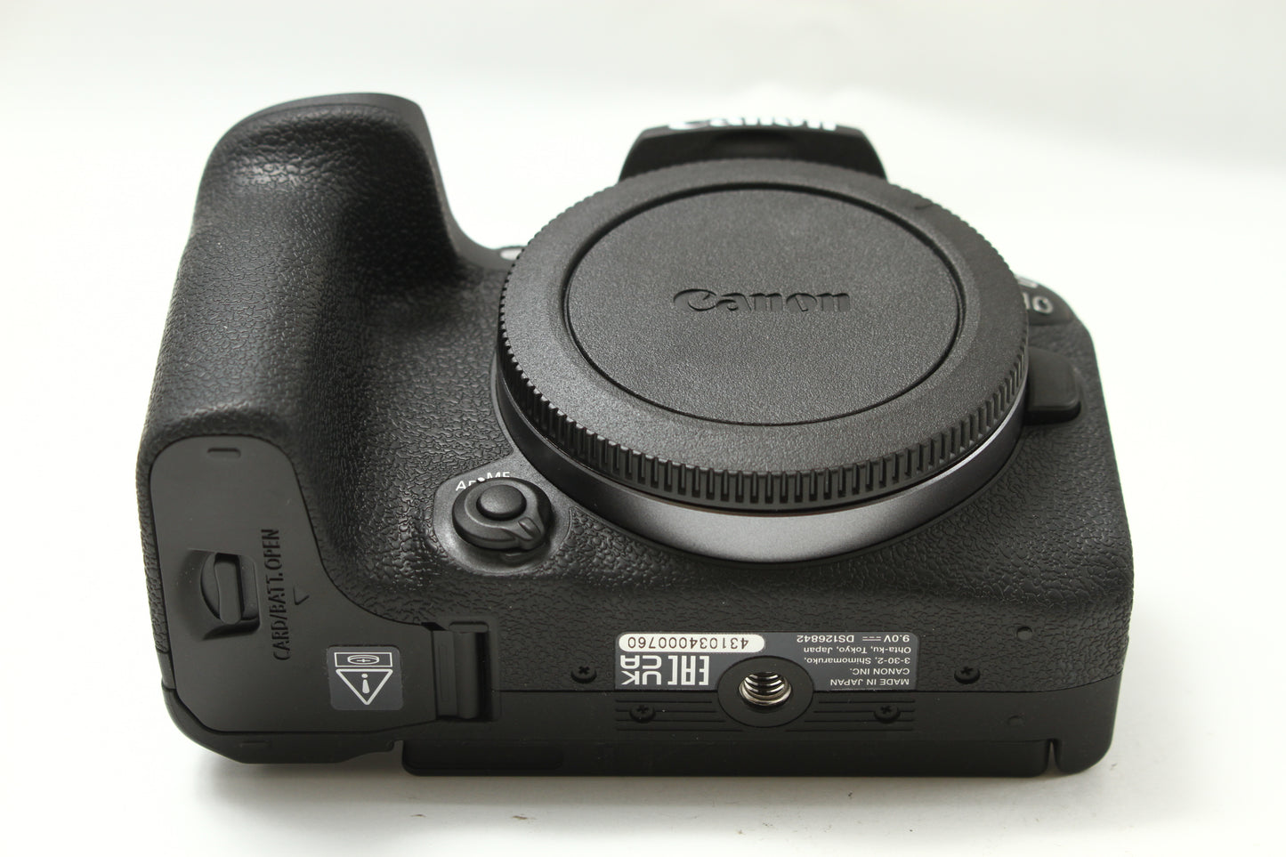 EOS R10
