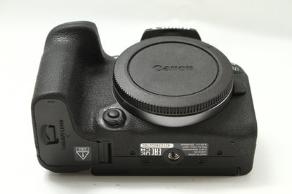 EOS R10