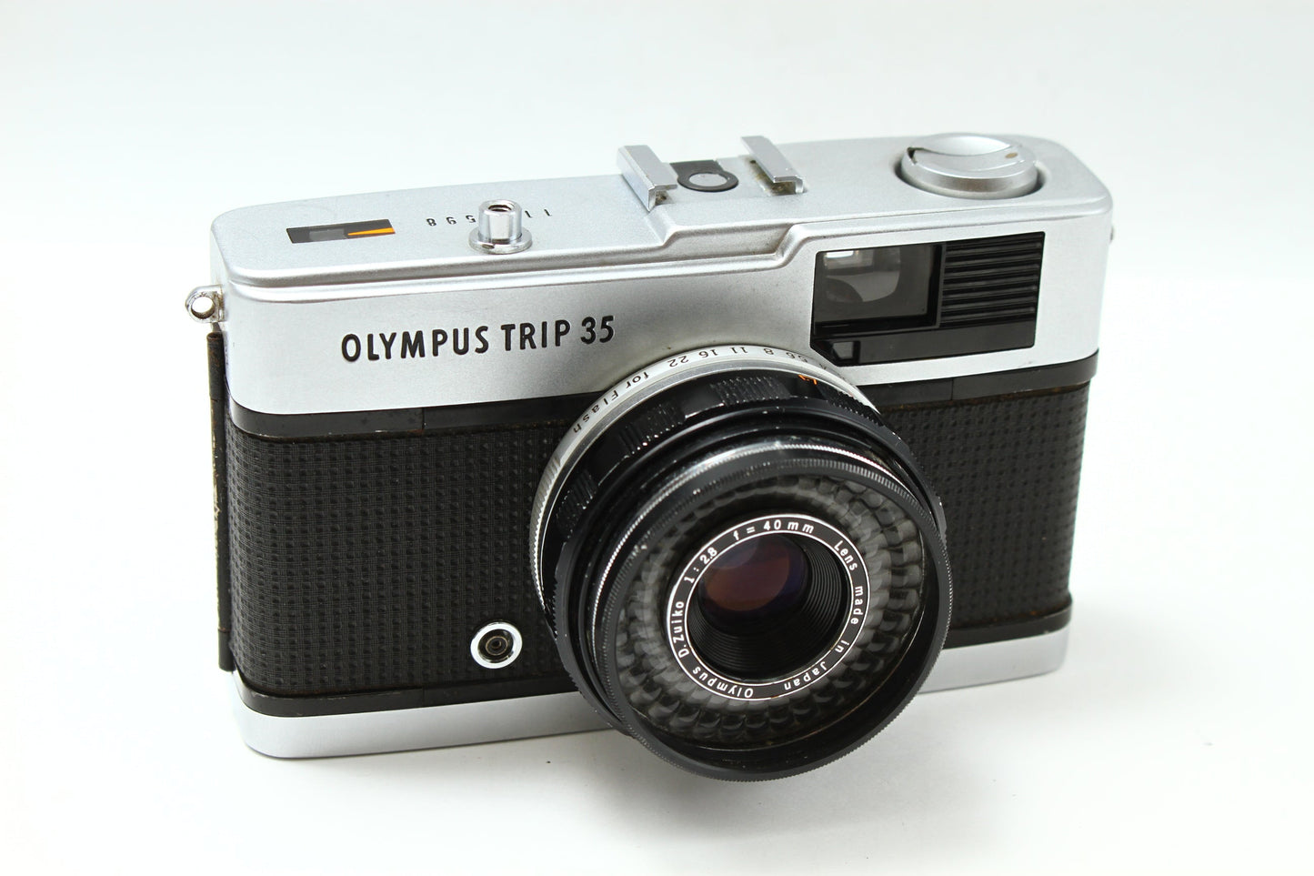 TRIP 35 シルバー 40/2.8