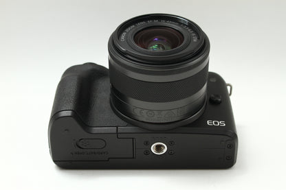 EOS Kiss M ブラック + 15-45 IS STM