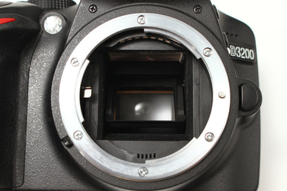 D3200 ブラック + 18-55 G VR レンズキット