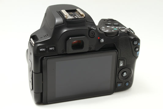 EOS Kiss X10
