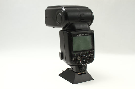 SB-900