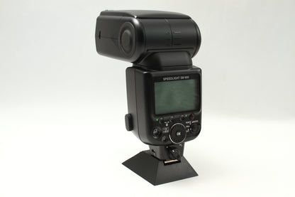SB-900