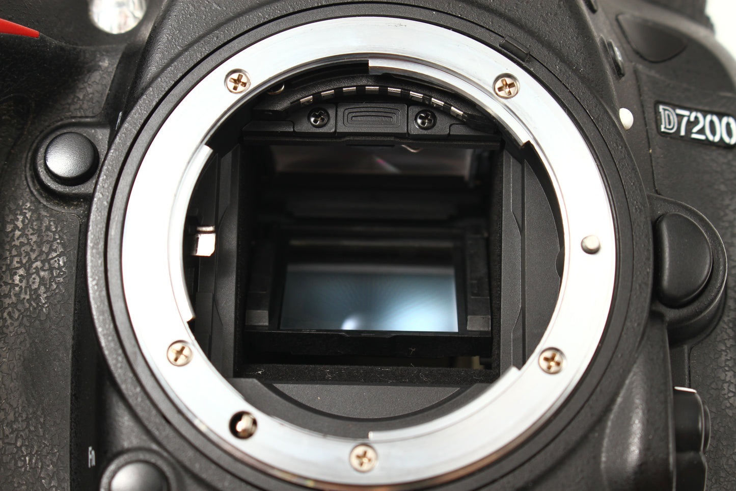 D7200