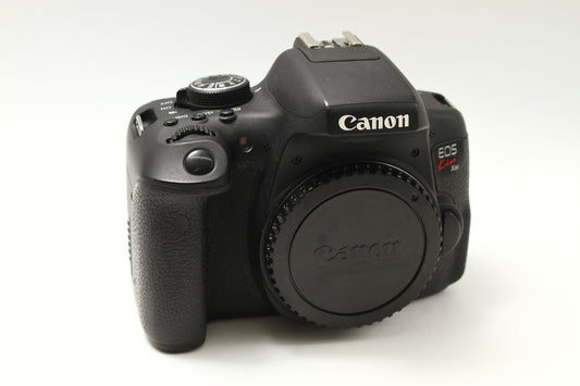 EOS Kiss X8i