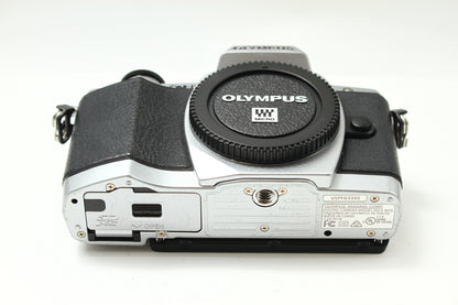 OM-D E-M10 シルバー