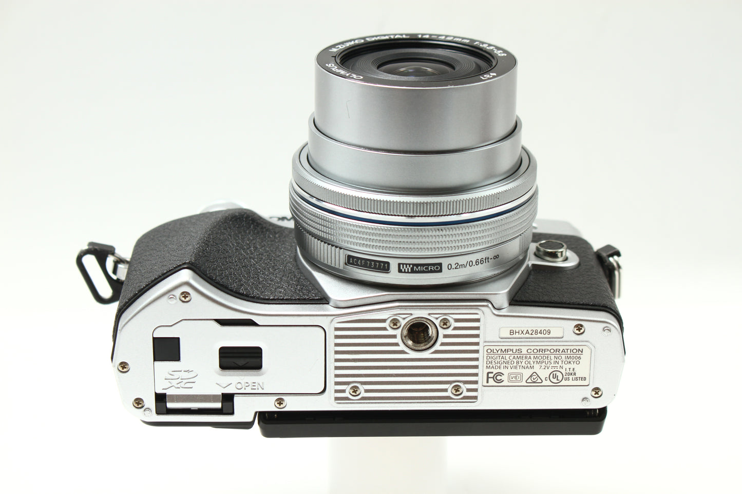 OM-D E-M10 Mark III シルバー + EZ 14-42 レンズキット