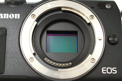 EOS M2 ブラック + 18-55 IS STM