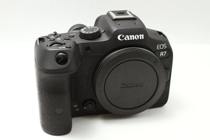 EOS R7