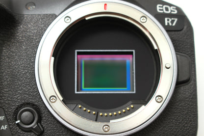 EOS R7