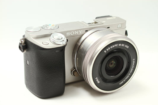 α6000 ILCE-6000 シルバー + PZ 16-50 レンズキット
