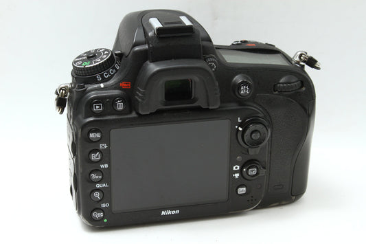 D600