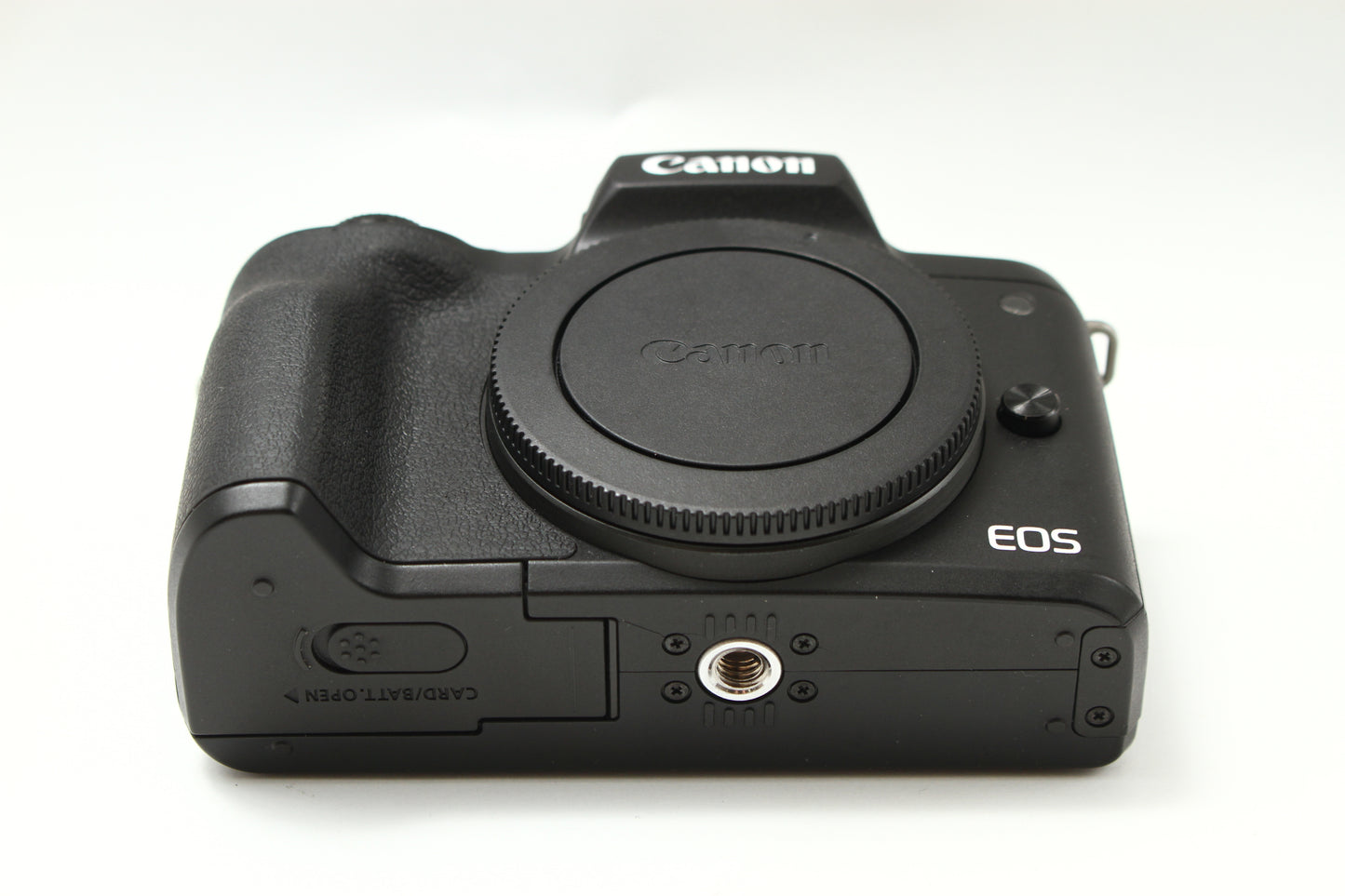 EOS Kiss M2