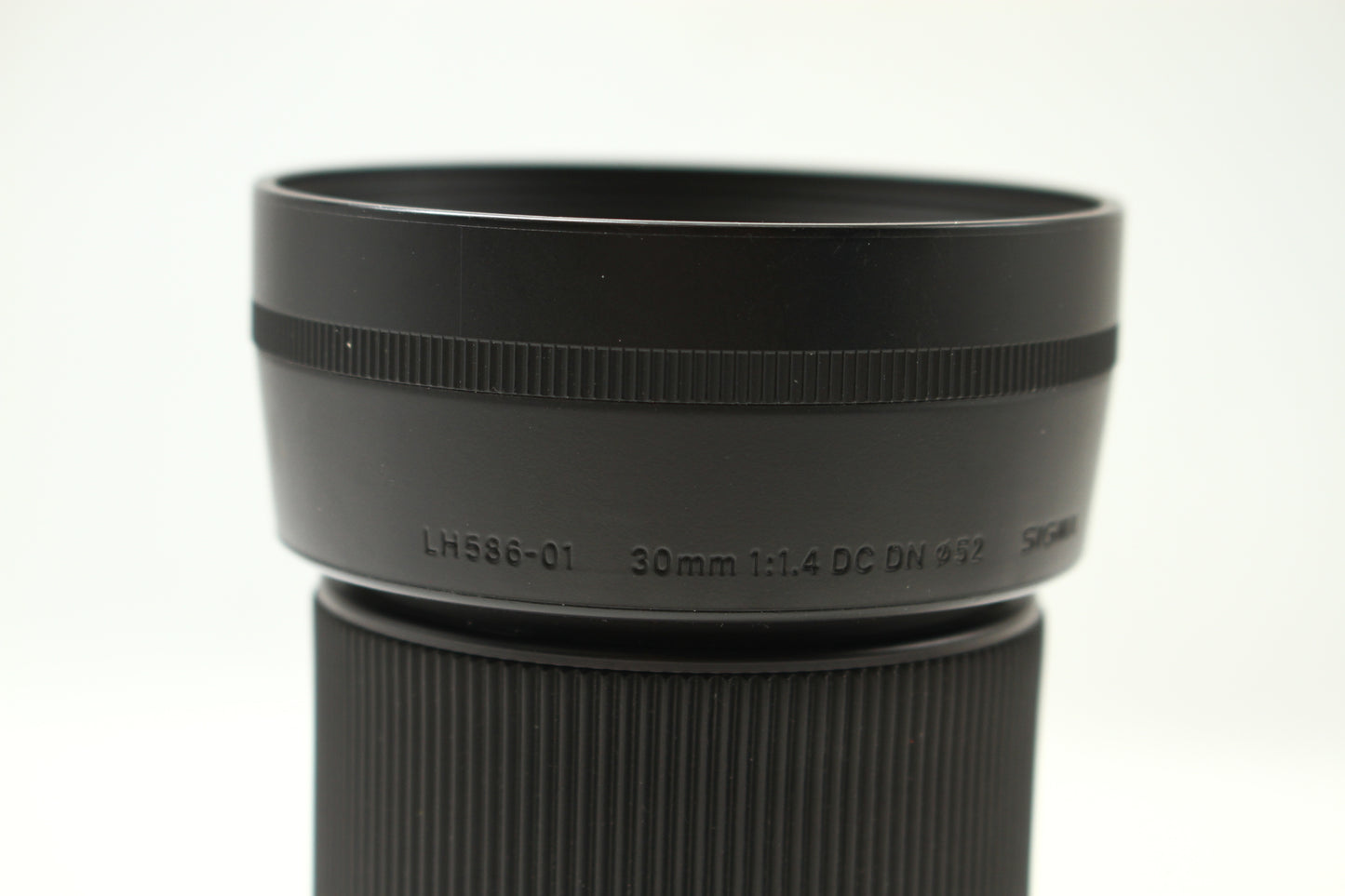 C 30/1.4 DC DN (016:Canon EF-M)
