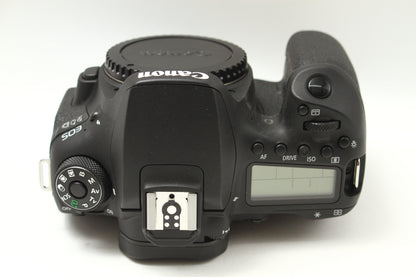 EOS 90D