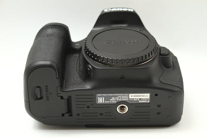 EOS 90D