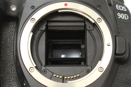 EOS 90D