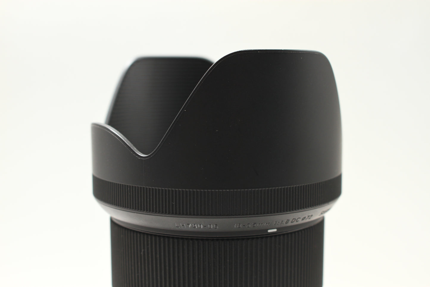 A 18-35/1.8 DC HSM (013:Canon EF)