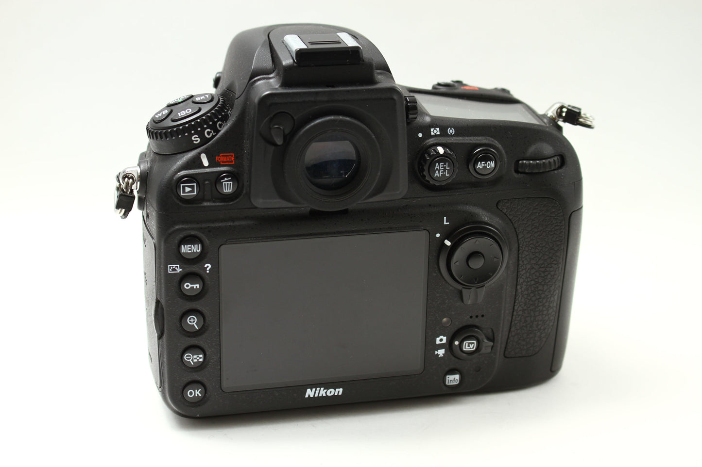 D800