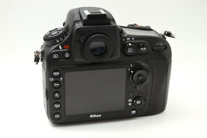 D800