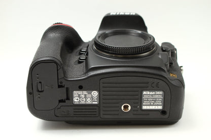 D800