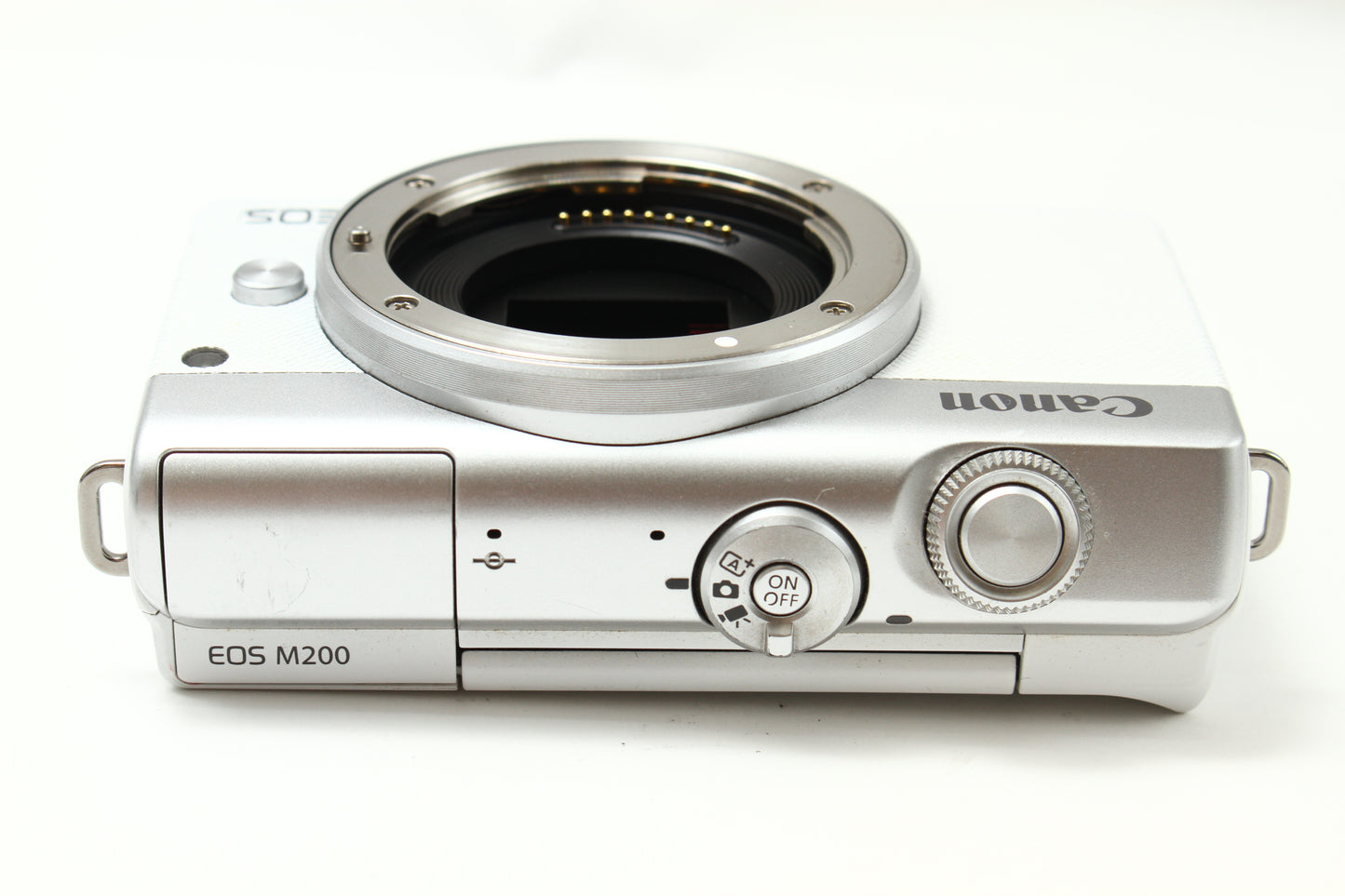 EOS M200 ホワイト Wレンズキット