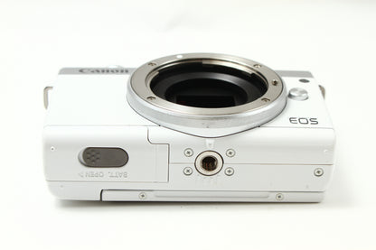 EOS M200 ホワイト Wレンズキット