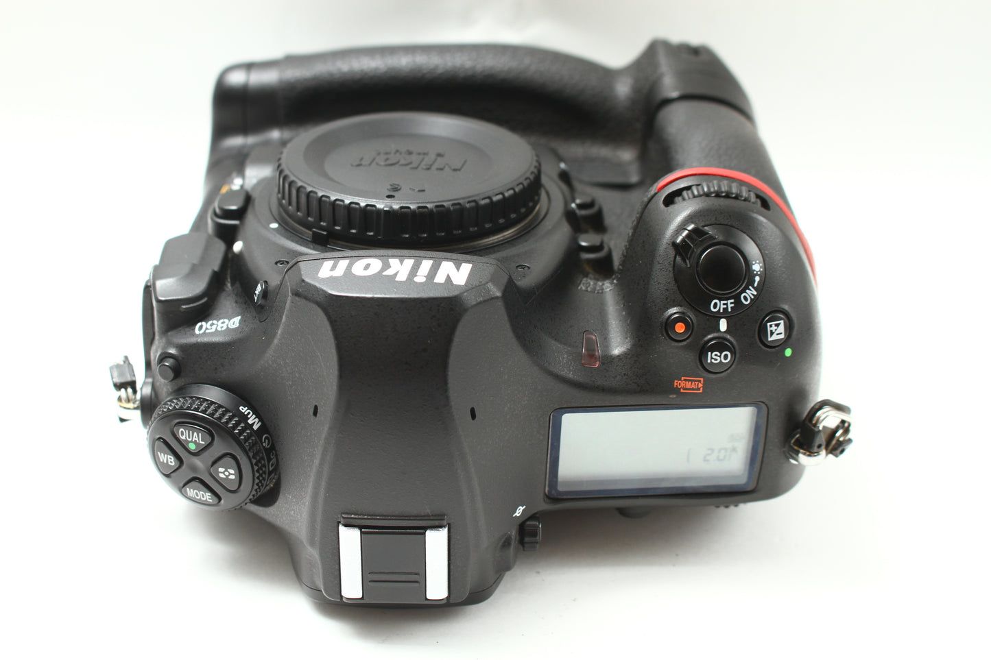 D850 + MB-D18