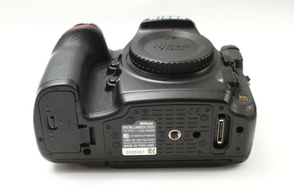 D850 + MB-D18