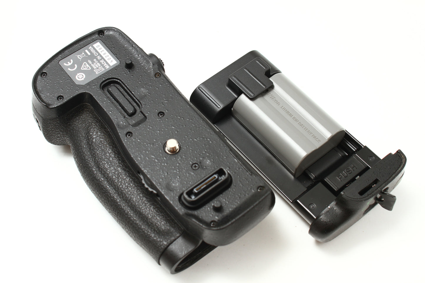 D850 + MB-D18