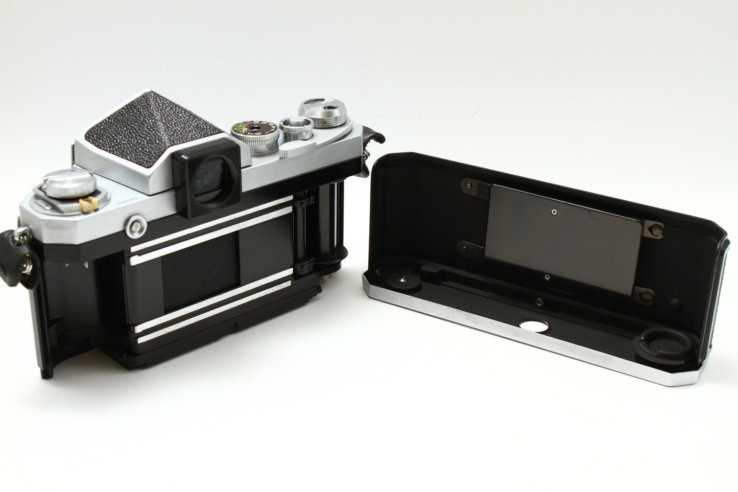 F アイレベル シルバー 652万台