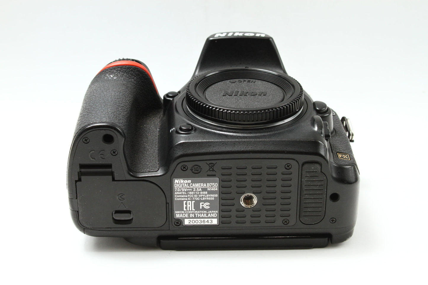 D750