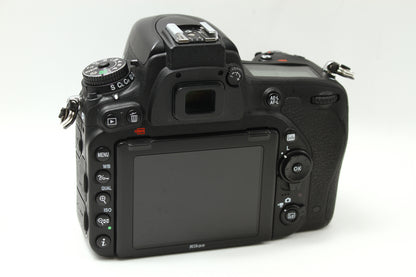 D750