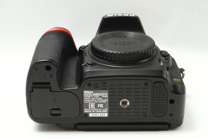 D750
